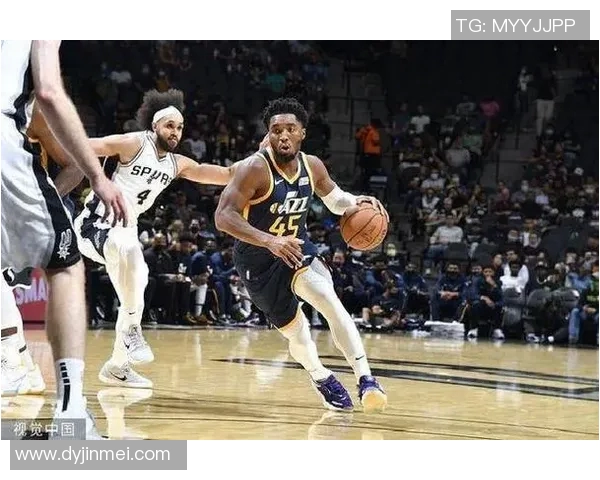 马刺与雷霆季后赛第五场激战回顾球员表现与战术分析